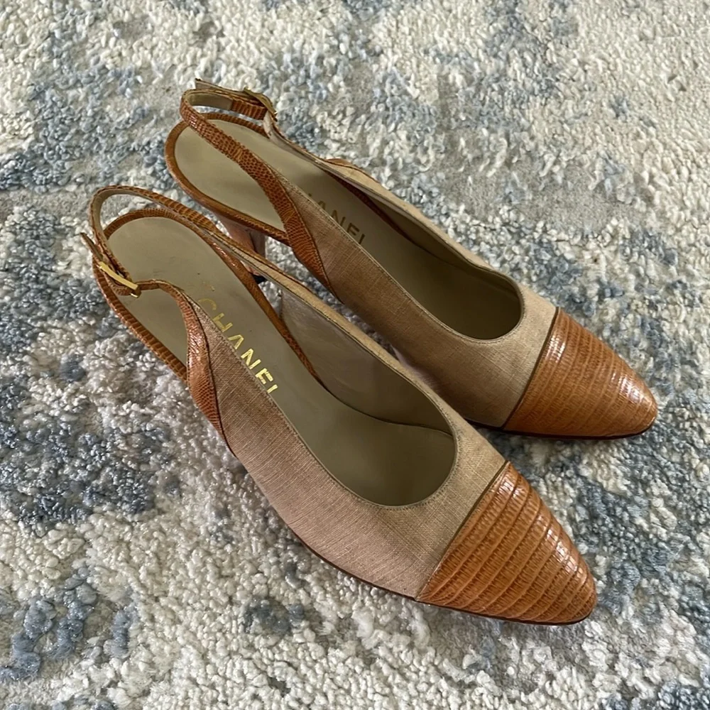 Vintage CHANEL Beige Canvas and Leather Slingback Pumps Size 8 - Picture 2 of 10